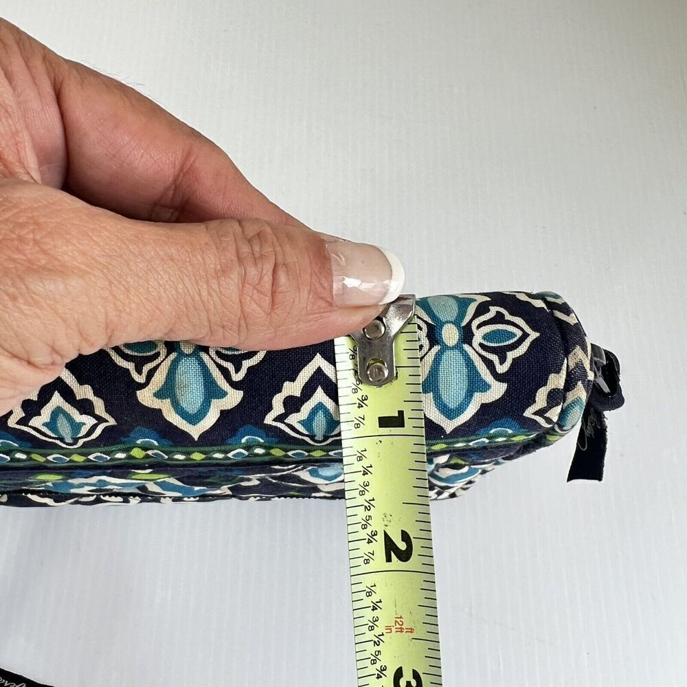VERA BRADLEY Turnlock Wallet RIFD Pattern Blue Ink Zip Around Large Quilted - Picture 13 of 13